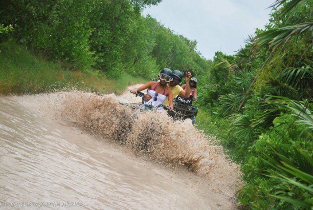 ATV en la selva